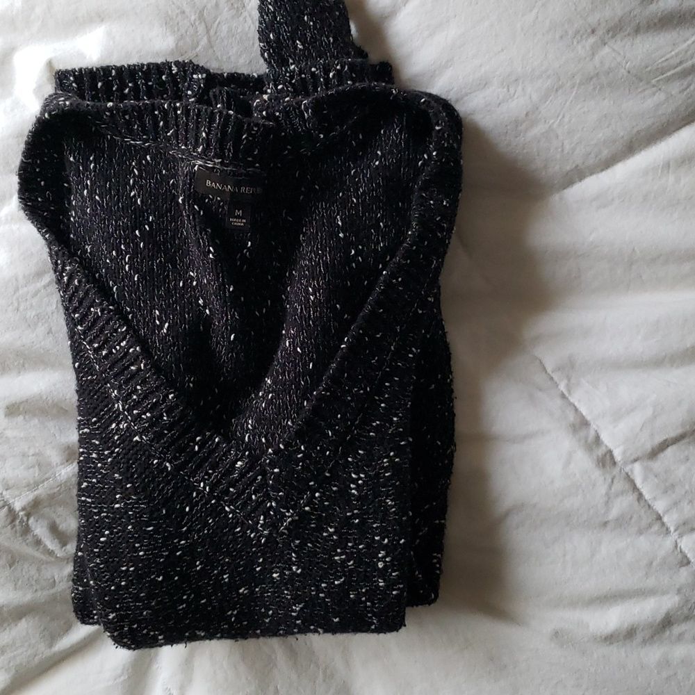 BANANA REPUBLIC Assymetrical Sweater